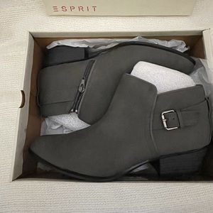 Esprit Talia stacked heel never worn pointed toe boot